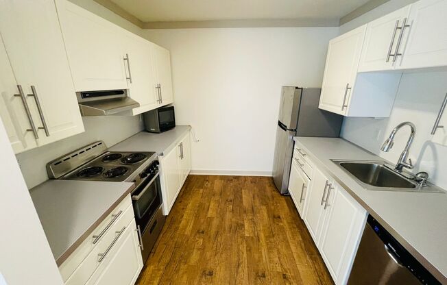 2 beds, 1 bath, $1,449, Unit Unit 109
