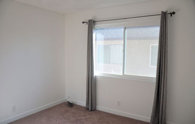 2 beds, 1 bath, $2,500, Unit # 3