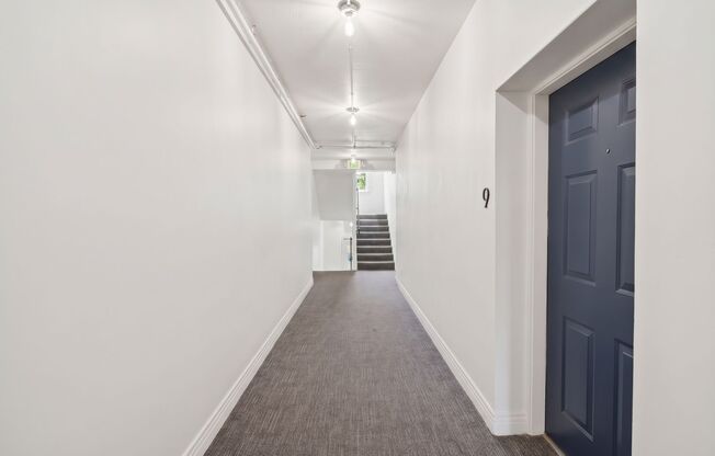 Studio, 1 bath, 275 sqft, $999, Unit 03