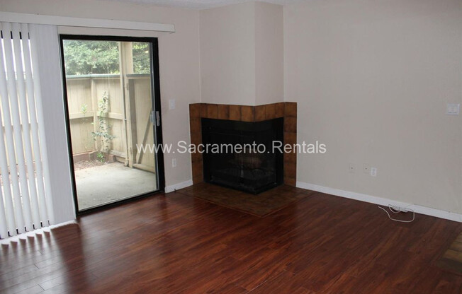 Wonderful 2bd/1+ba South Natomas Condo in Gated Community