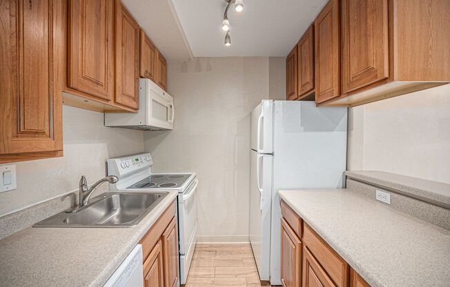 Quiet Ground-Floor Condo in Beautiful Arvada - AVAILABLE NOW!!