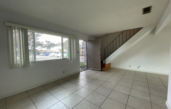 1402 JACQUELINE PL