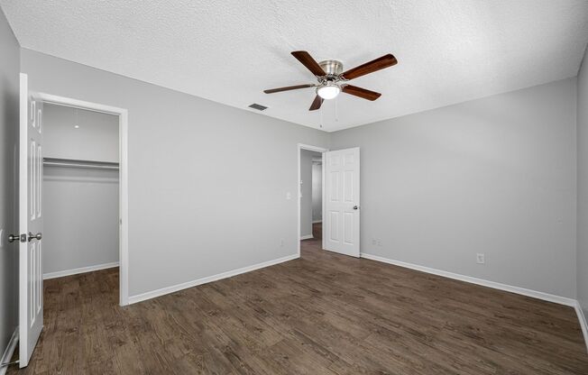 2 beds, 1 bath, 800 sqft, $1,595, Unit 621-4