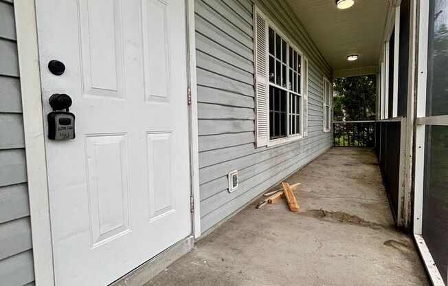 Quiet Residential Area of Cape Coral, 4/3 Home!