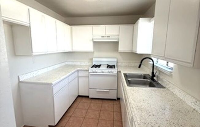 12444-12504-12512 OXFORD AVE