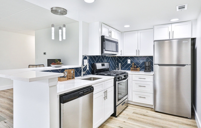 Racquet Club Apartments and Townhomes
