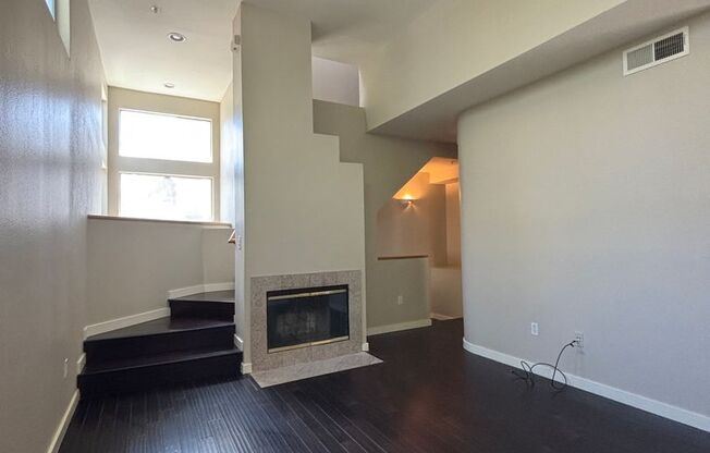 3 beds, 2 baths, $1,900, Unit # 2101
