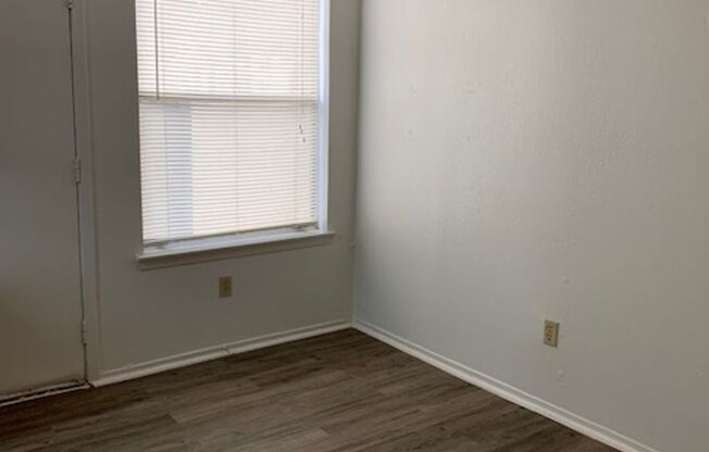 2 beds, 2 baths, 925 sqft, $955, Unit 1401