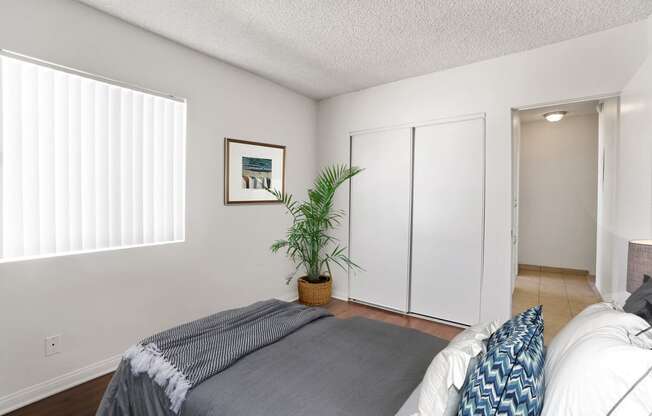 Welcome to Nordhoff Apartments
