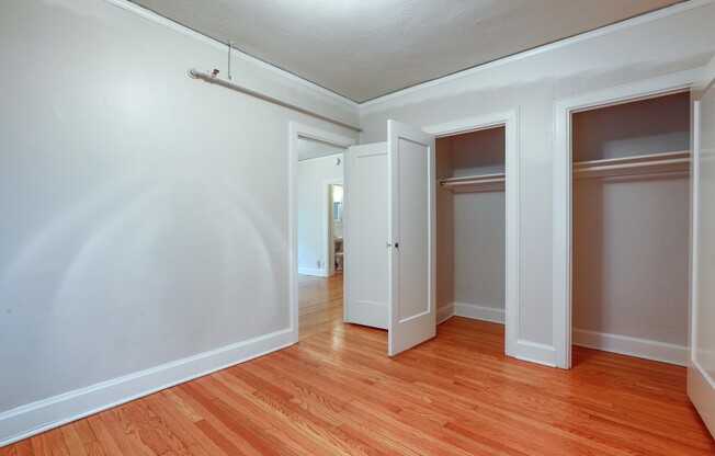 2 beds, 1 bath, 720 sqft, $1,885