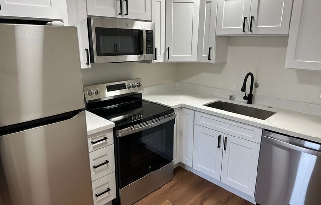 Arbor Heights - New Fully Renovated Apartments
