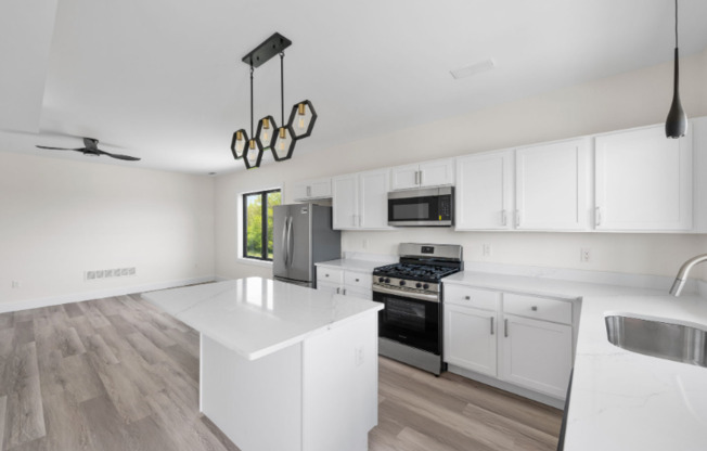 1295 HOLMDEN AVE
