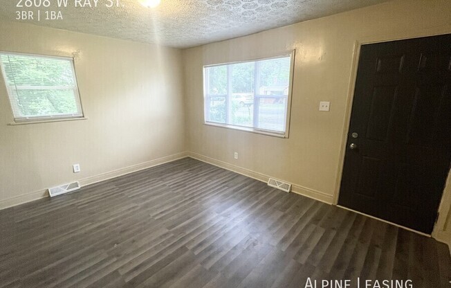 2808 W RAY ST