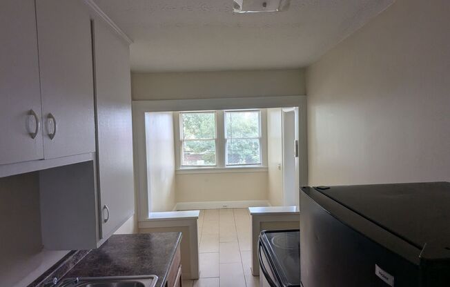 1 bed, 1 bath, $625, Unit 205