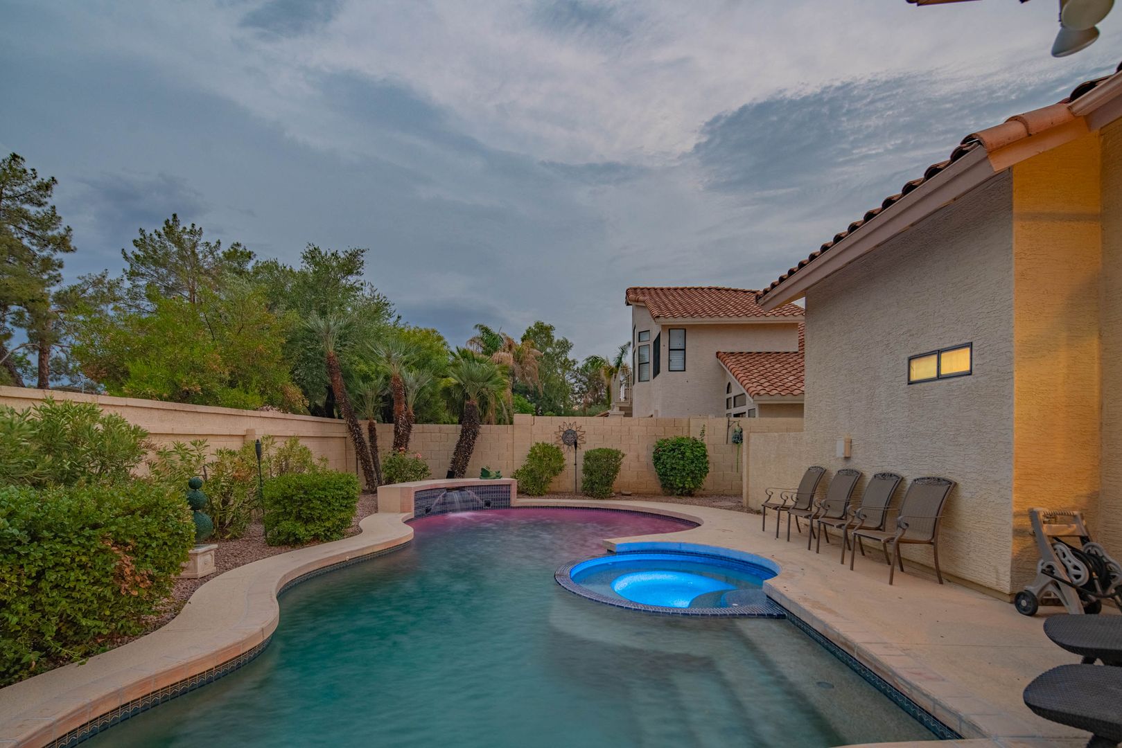 4 bed 2.5 bath single level with pool in south tempe