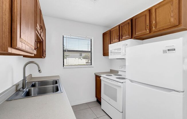 2 beds, 1 bath, $1,200