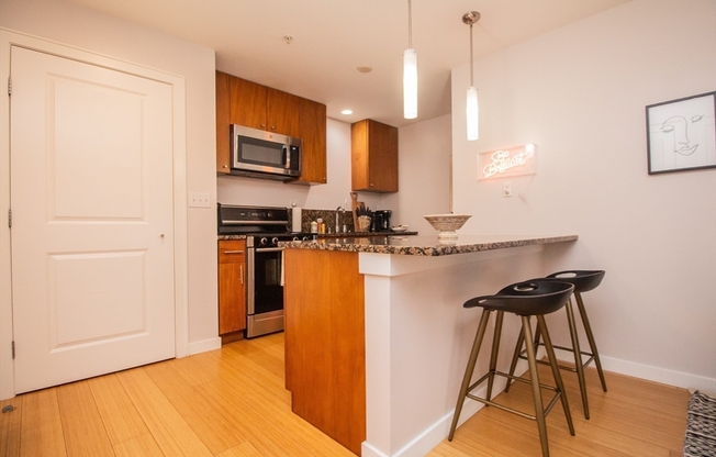 2 beds, 2 baths, 1,100 sqft, $6,000, Unit 401