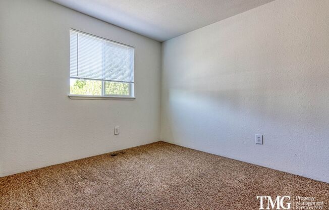 2 beds, 2 baths, 950 sqft, $1,250, Unit 233