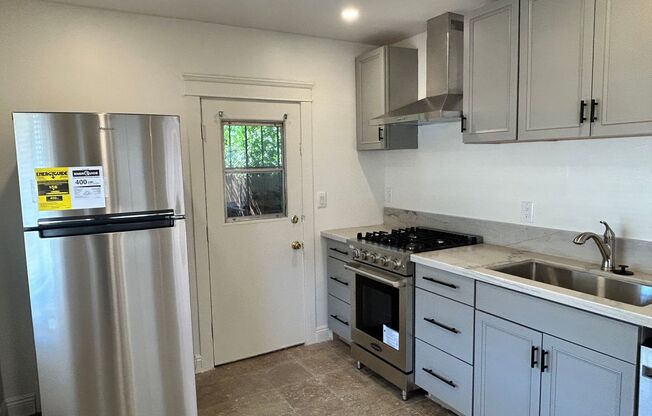 32nd Bungalows