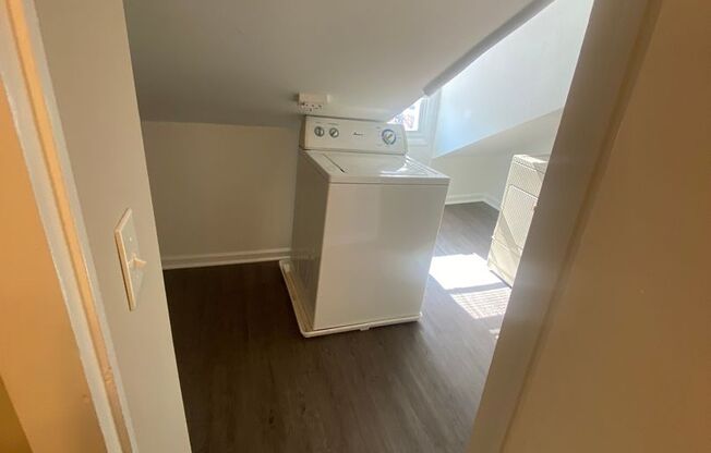 1 bed, 1 bath, 750 sqft, $1,200, Unit 5