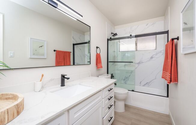 1 bed, 1 bath, 734 sqft, $1,575, Unit 5