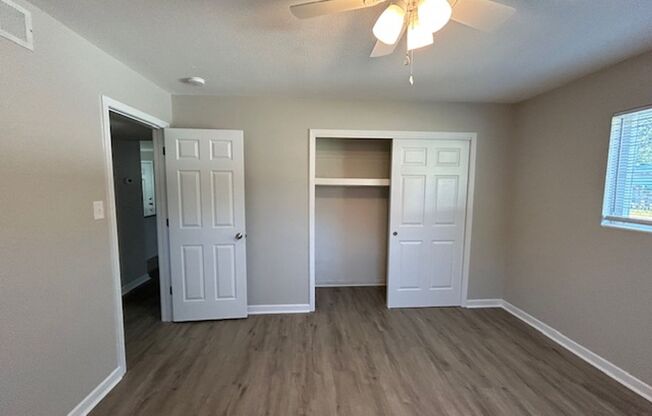 2 beds, 1 bath, 800 sqft, $1,375