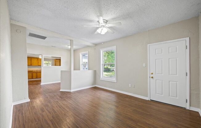 Beautiful 3/2 on Large Lot!