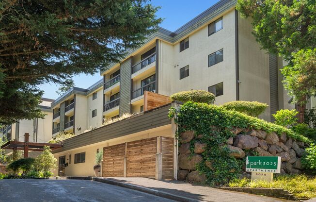 2 beds, 1 bath, 950 sqft, $1,799, Unit 109