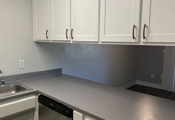2 beds, 1 bath, 980 sqft, $1,545, Unit 351
