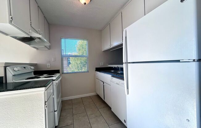 2 beds, 1 bath, 847 sqft, $1,495