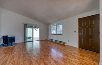 3 beds, 1 bath, $1,700