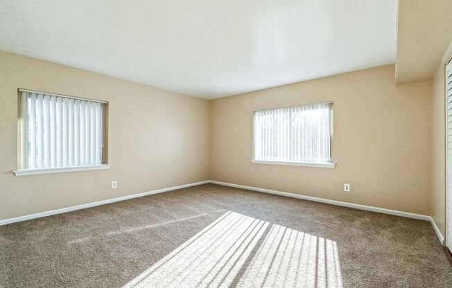 2 beds, 2 baths, 999 sqft, $2,105, Unit I33