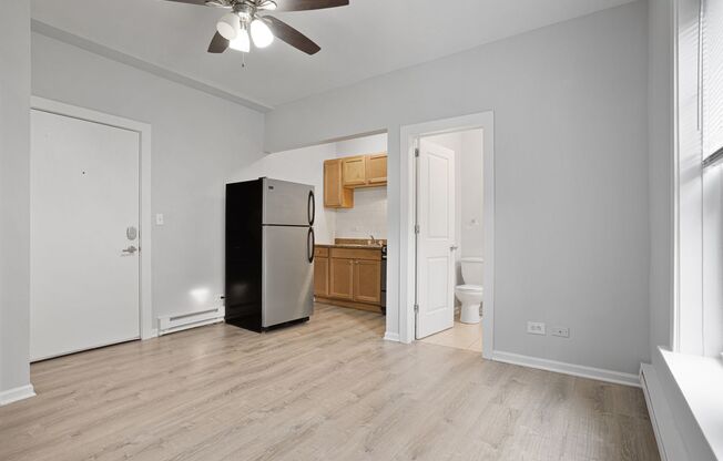 Studio, 1 bath, 200 sqft, $1,225, Unit 1456-303