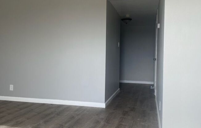 (221): 217-223 South 7th St.