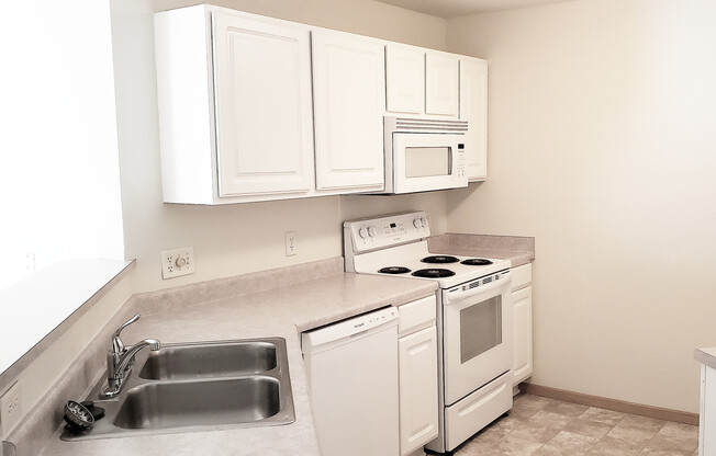 2 beds, 2 baths, 1,251 sqft, $1,905, Unit 302-112