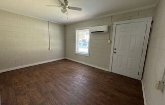 2 beds, 1 bath, $900