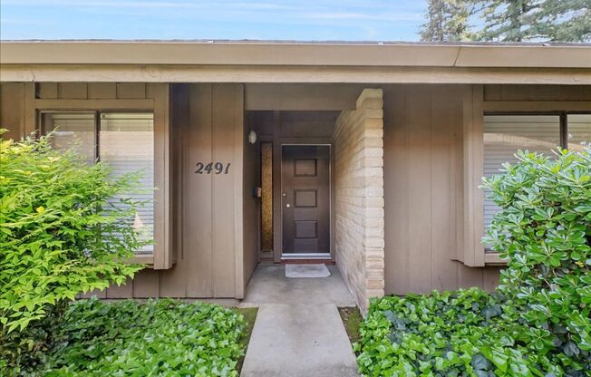 2489 / 2491 American River Dr