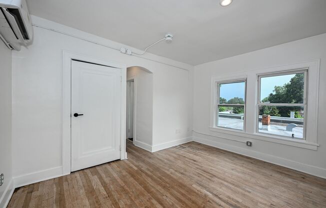 Studio, 1 bath, 500 sqft, $795, Unit Unit 406