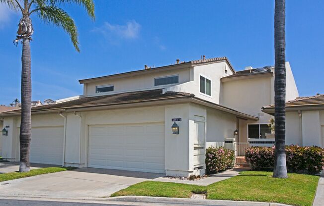 Gorgeous Townhome in Laguna Del Mar Community!