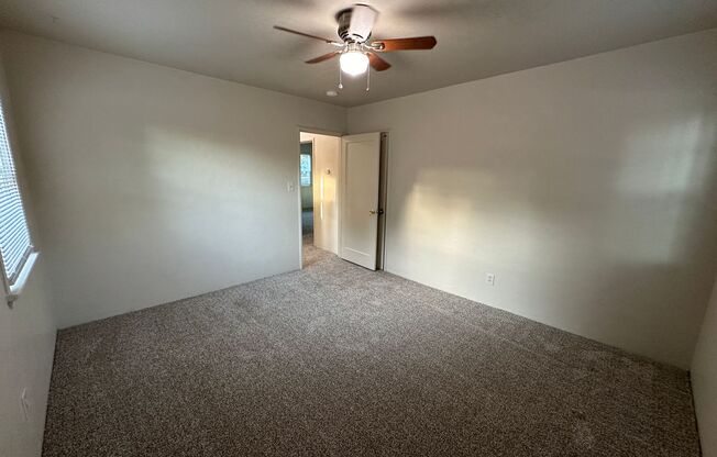 2 beds, 1 bath, $1,595