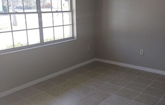 1 Bedroom 1.5 Bath Near Downtown Eustis - Move-in Costs reduced 30%