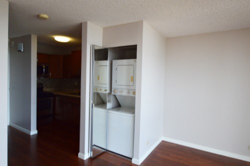Makikilani Plaza Studio w/ 1 parking stall.  Avail 6/25/25