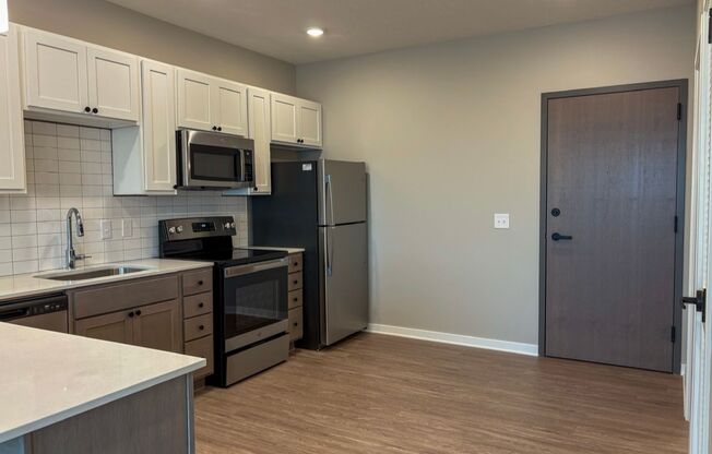 Studio, 1 bath, 601 sqft, $1,149, Unit 411