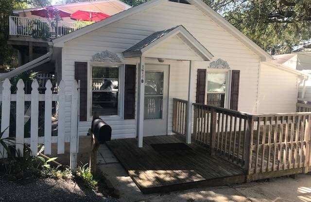 Cozy Duplex, Close to Downtown and Massalina Bayou! *Water/Sewage & Garbage Included!!*