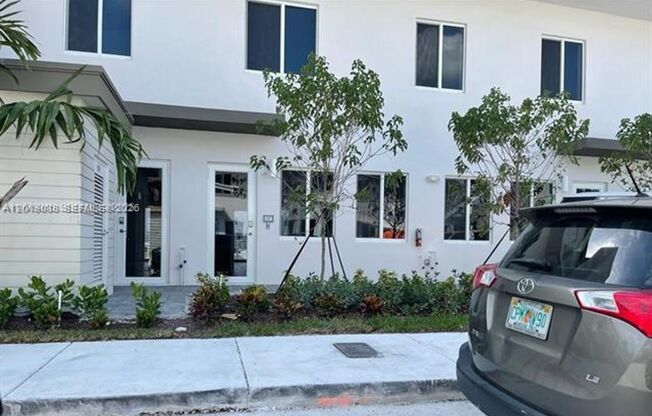6450 NW 102 Path # 107, Doral, FL 33178