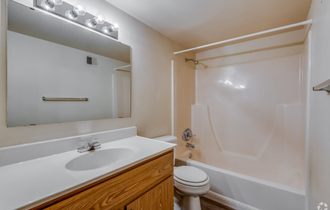 1 bed, 1 bath, 650 sqft, $769.99, Unit 1756-G4
