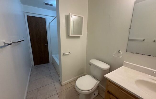 3 beds, 1 bath, 810 sqft, $1,590, Unit 732 S. Millvale Ave. #C1