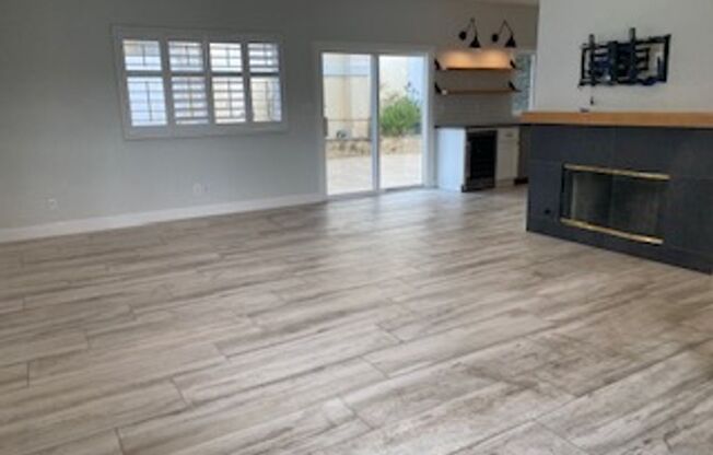 Beautiful Detached 4 bedroom, 2.5 Bath Townhome in North Redondo