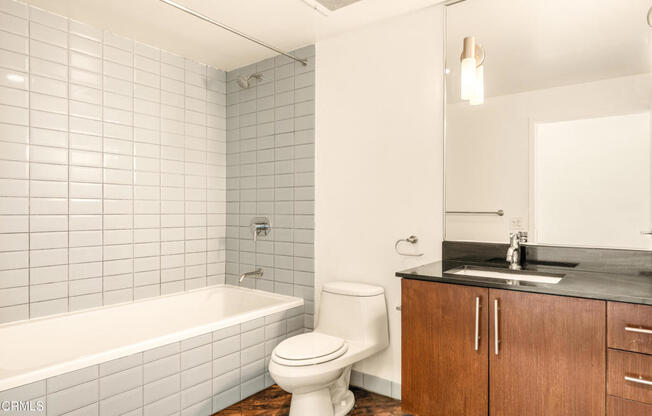 2 beds, 2 baths, 3,030 sqft, $6,500, Unit 129