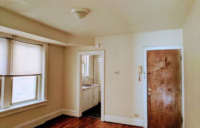 1 bed, 1 bath, $1,195, Unit Apt. 06